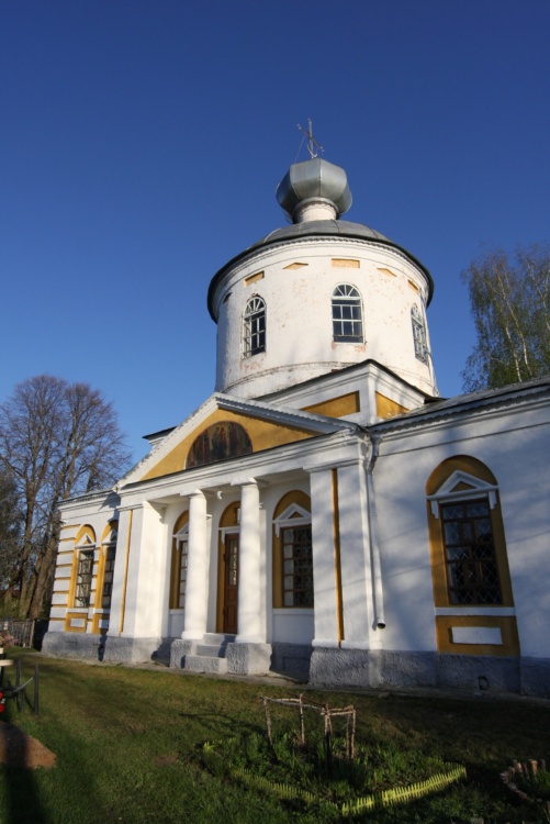 Церковь Троицы Живоначальной, Введенье (Ярославский район, Ярославская область). архитектурные детали