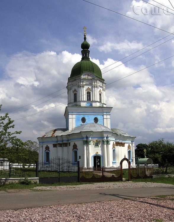 Церковь Троицы Живоначальной, Диканька (Полтавский район, Украина, Полтавская область). фасады