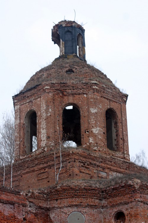 Церковь Троицы Живоначальной, Комарево (Арсеньевский район, Тульская область). архитектурные детали