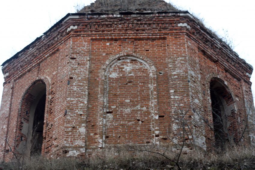 Церковь Троицы Живоначальной, Комарево (Арсеньевский район, Тульская область). архитектурные детали