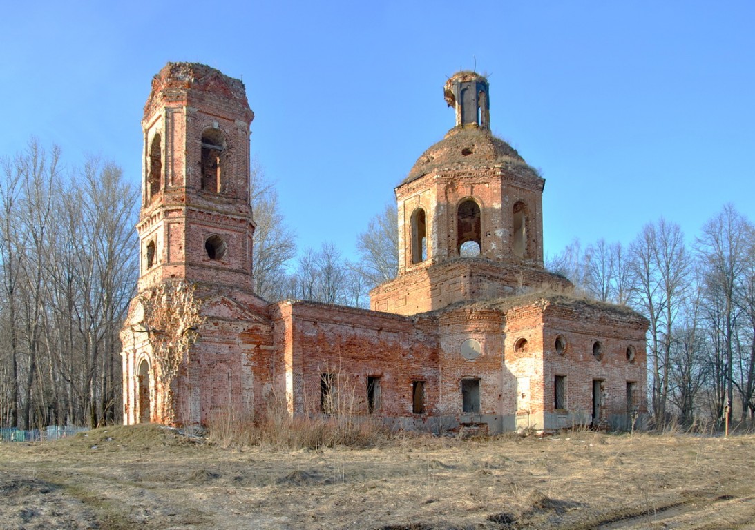 Церковь Троицы Живоначальной, Комарево (Арсеньевский район, Тульская область). фасады