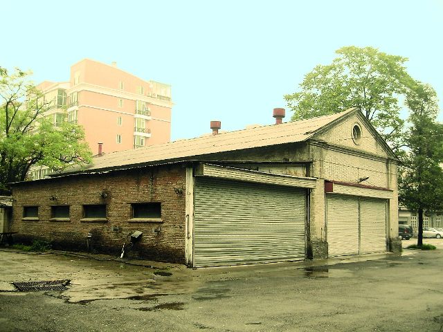 Церковь Успения Пресвятой Богородицы, Пекин (Китай, Прочие страны). архивная фотография, Успенская церковь, переоборудованная под гараж посольства СССР в КНР. 1957-1959 гг. Источник: http://journalpp.ru/wp-content/uploads/2015/06/Пекин-21.06.jpg