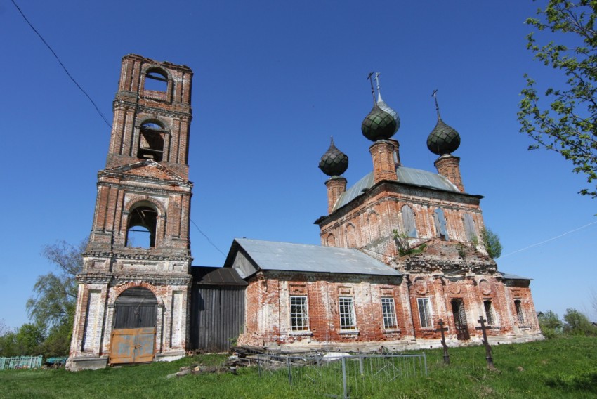 Церковь Смоленской иконы Божией Матери, Борисоглеб (Борисоглебское) (Тутаевский район, Ярославская область). общий вид в ландшафте