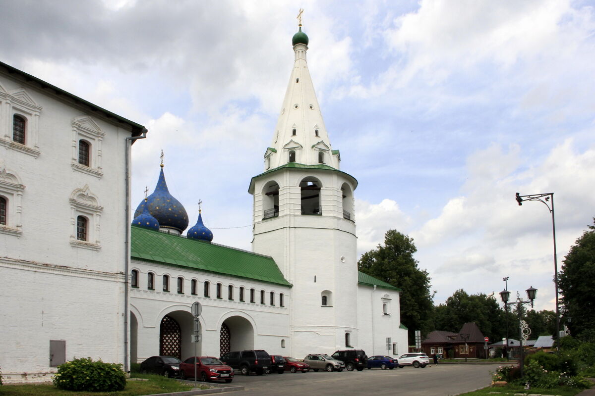 Церковь Благовещения Пресвятой Богородицы на архиерейском дворе, Суздаль (Суздальский район, Владимирская область). фасады, Вид с ул. Кремлёвская.