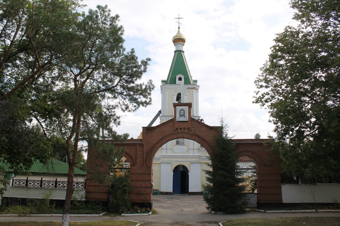 Петропавловка. Церковь Петра и Павла. фасады