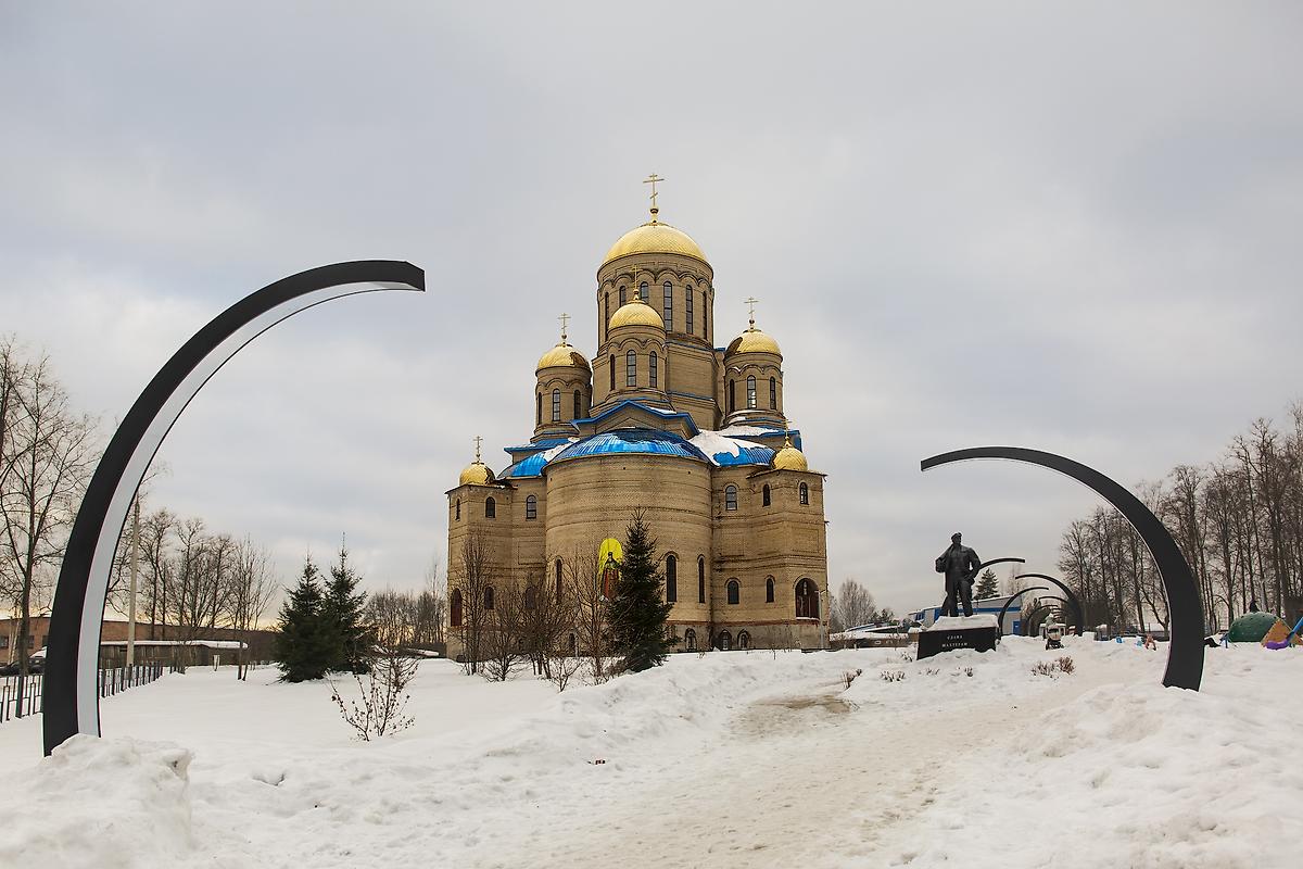 общий вид в ландшафте. Церковь Иоанна Кронштадского, Нелидово (Нелидовский район, Тверская область)