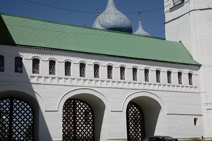 Суздаль. Церковь Благовещения Пресвятой Богородицы на архиерейском дворе. архитектурные детали