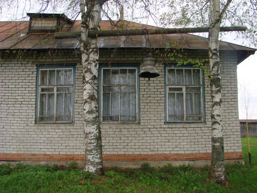 Церковь Адриана Пошехонского, Малафеево (Пошехонский район, Ярославская область). архитектурные детали, Импровизированная колокольня.