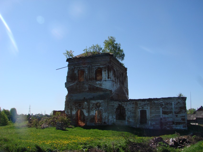 Церковь Покрова Пресвятой Богородицы, Ясная Поляна (Пошехонский район, Ярославская область). фасады