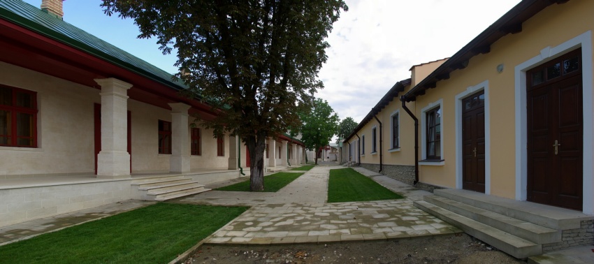 Рождества Пресвятой Богородицы Курковский мужской монастырь, Курки (Оргеевский район, Молдова). дополнительная информация, Братские кельи