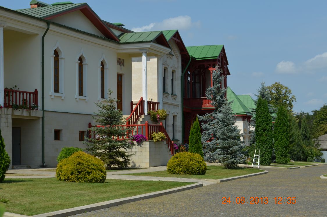 Рождества Пресвятой Богородицы Курковский мужской монастырь, Курки (Оргеевский район, Молдова). архитектурные детали