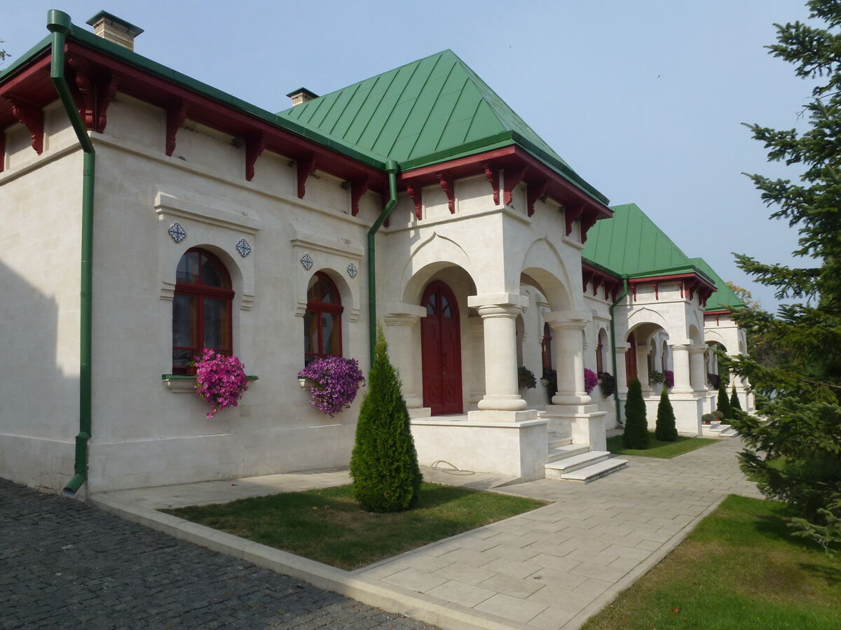 Рождества Пресвятой Богородицы Курковский мужской монастырь, Курки (Оргеевский район, Молдова). дополнительная информация