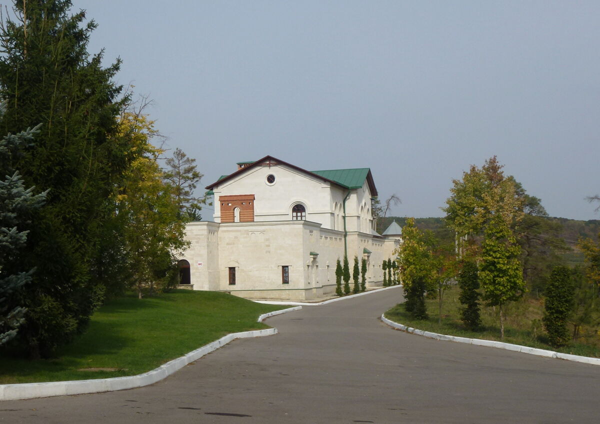 Рождества Пресвятой Богородицы Курковский мужской монастырь, Курки (Оргеевский район, Молдова). дополнительная информация