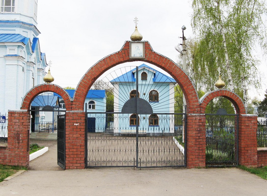 Церковь Ксении преподобной, Мамадыш (Мамадышский район, Республика Татарстан). дополнительная информация, Врата ограды церкви 