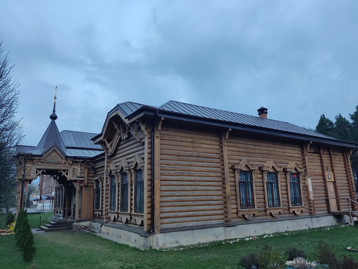 Вид с Северо-Запада, фасады. Домовая церковь Асинкрита апостола от 70-ти в бывшем доме Павлова, Южа (Южский район, Ивановская область)