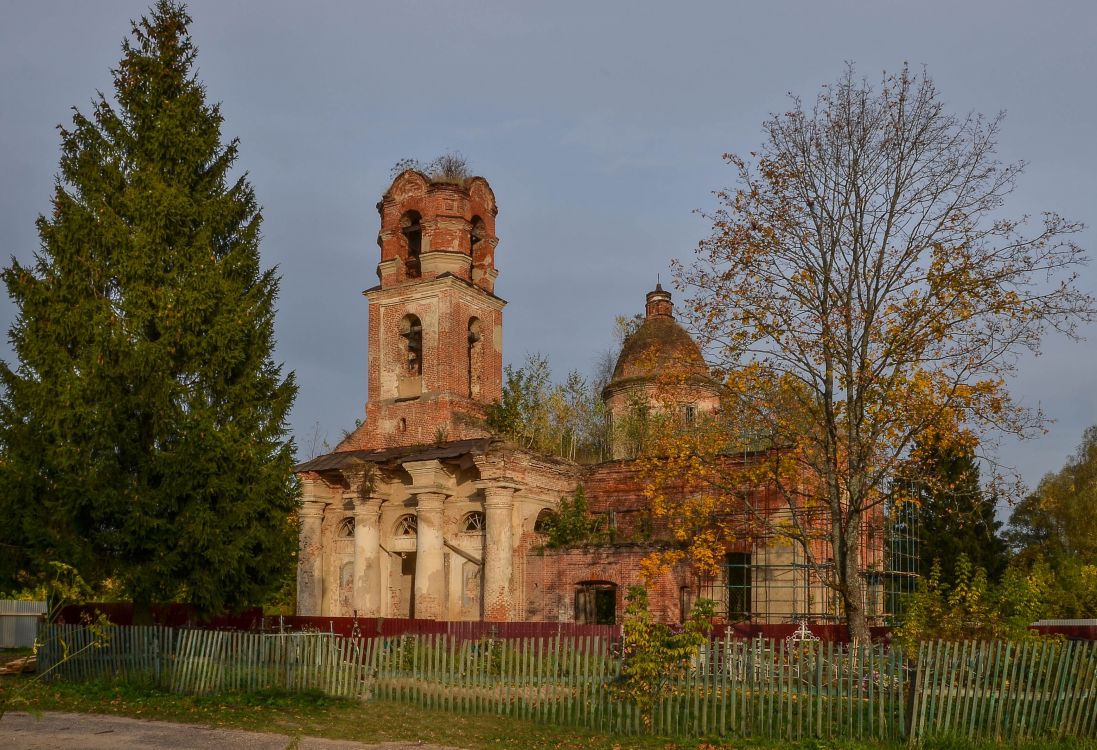 Кикино. Церковь Михаила Архангела. художественные фотографии