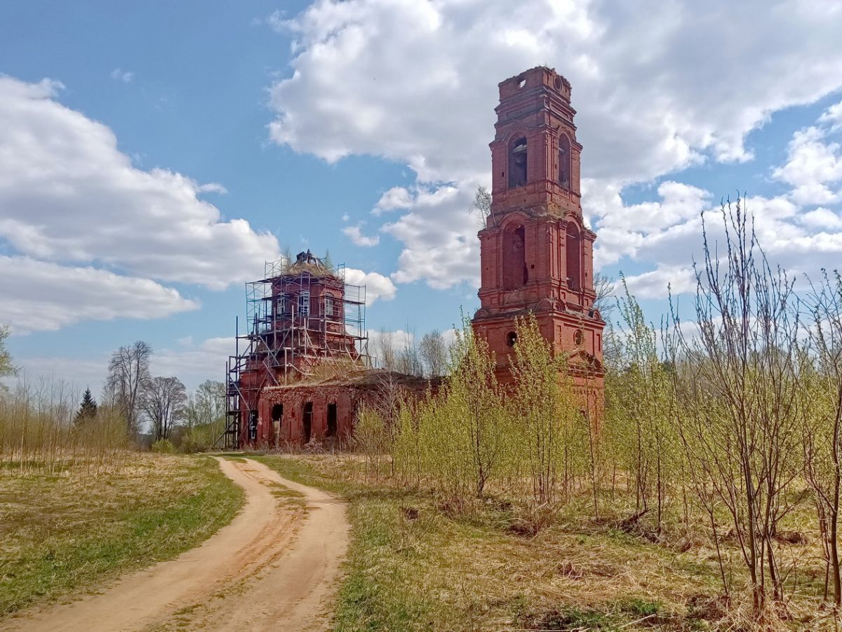 Церковь Покрова Пресвятой Богородицы, Дерново (Износковский район, Калужская область). фасады