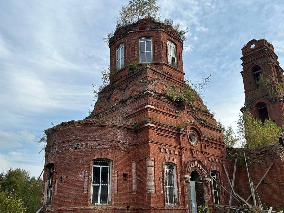 Церковь Покрова Пресвятой Богородицы, Дерново (Износковский район, Калужская область). архитектурные детали