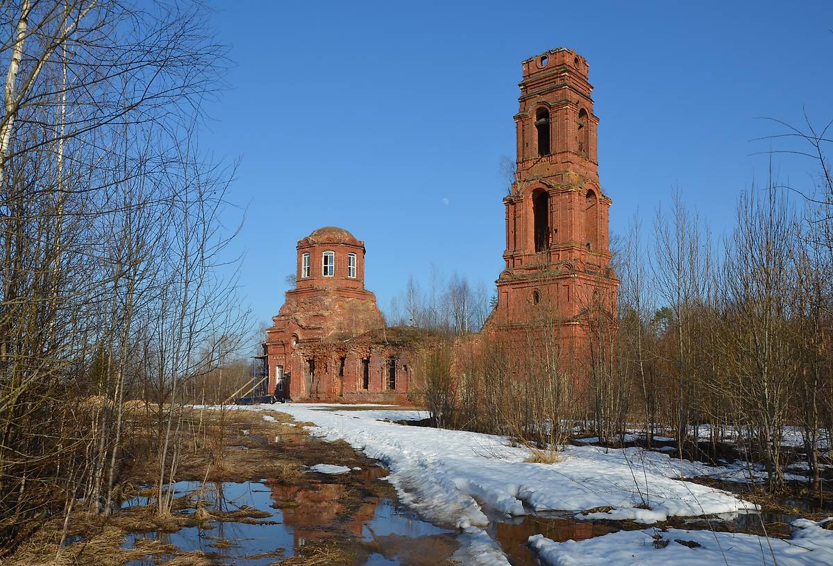 Общий вид, фасады. Церковь Покрова Пресвятой Богородицы, Дерново (Износковский район, Калужская область)