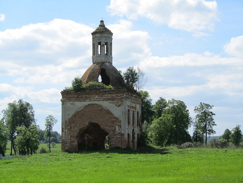 Церковь Николая Чудотворца, Фомищево, урочище (Вяземский район, Смоленская область). общий вид в ландшафте, вид с востока