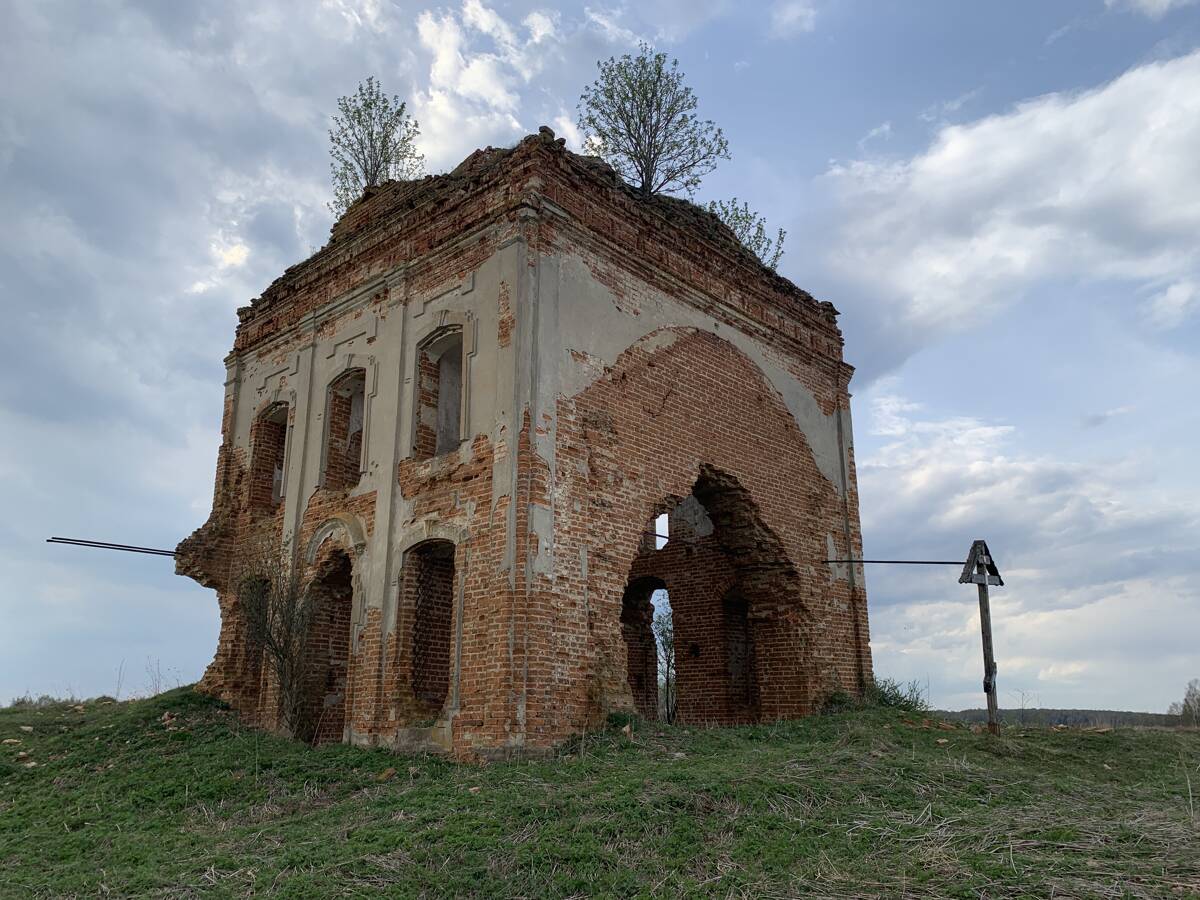 Церковь Николая Чудотворца, Фомищево, урочище (Вяземский район, Смоленская область). фасады, Свод обрушился