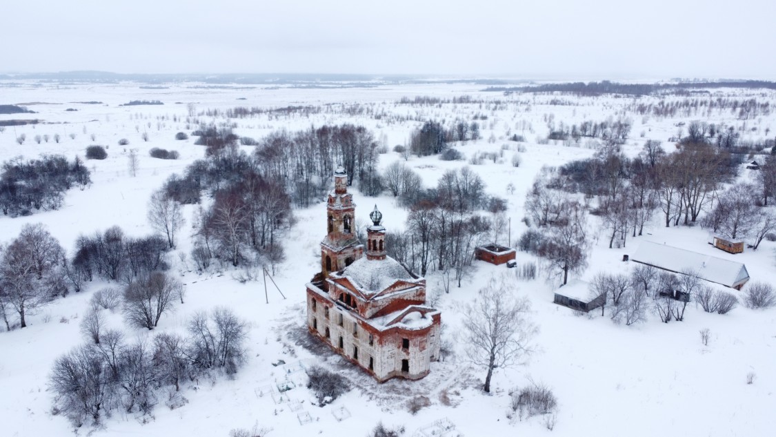 Церковь Знамения Честного Креста Господня, Михеевское (Нерехтский район, Костромская область). общий вид в ландшафте