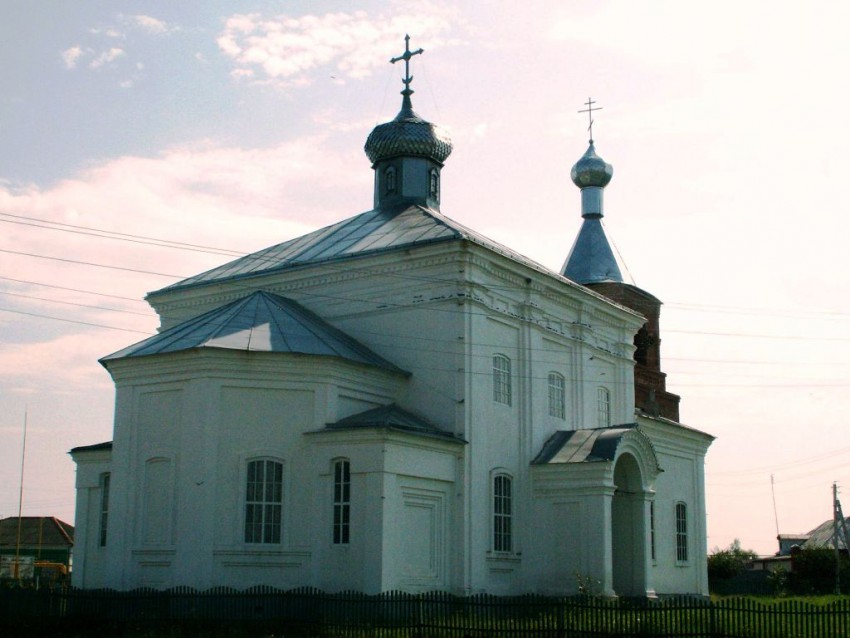 Махновка. Церковь Иоанна Предтечи. общий вид в ландшафте
