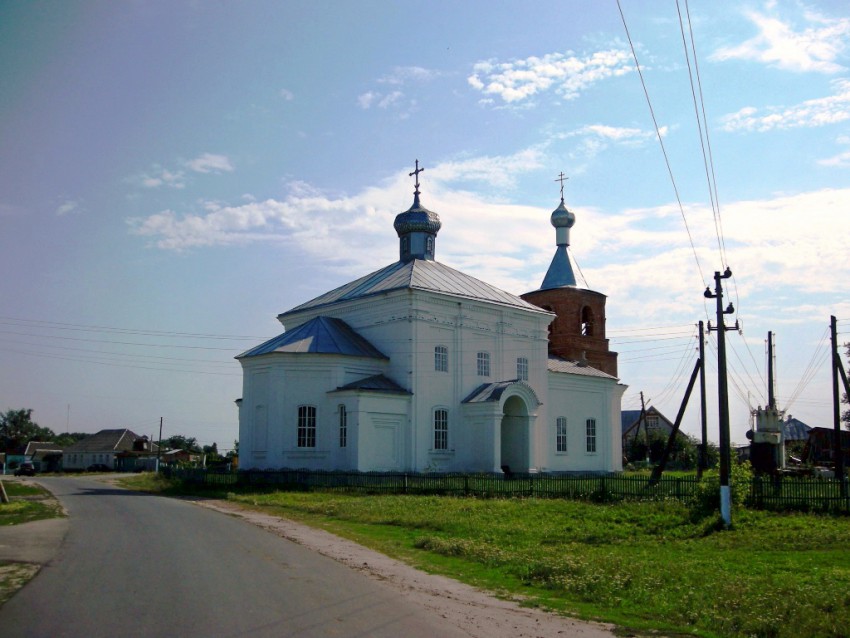 Махновка. Церковь Иоанна Предтечи. общий вид в ландшафте