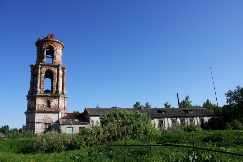 Церковь Рождества Христова, Рождествено (Мышкинский район, Ярославская область). фасады