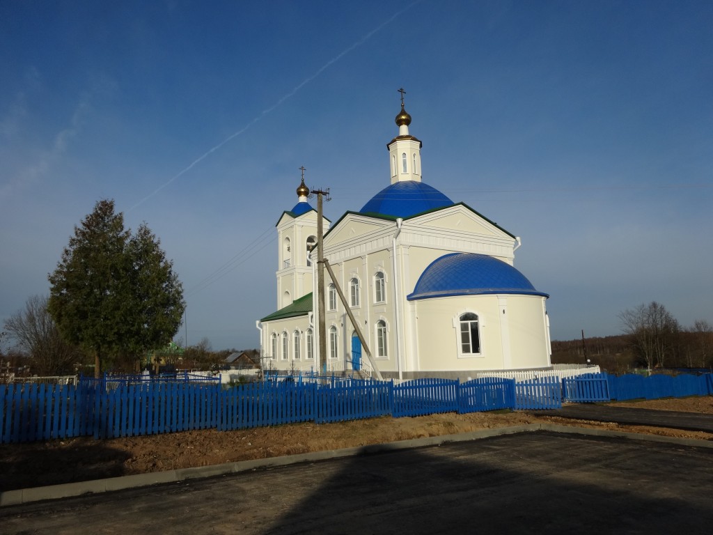 Болшево. Церковь Покрова Пресвятой Богородицы. фасады, Новая церковь на старом фундаменте.