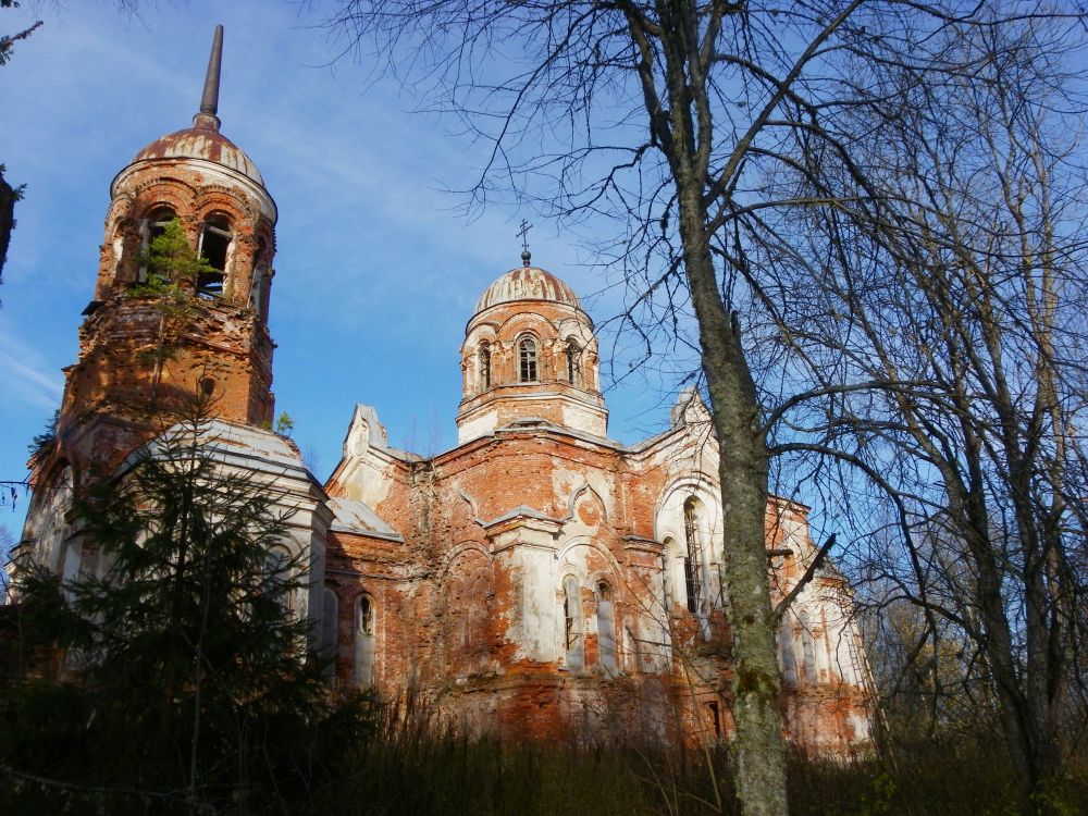 Церковь Троицы Живоначальной, Язвищи (Окуловский район, Новгородская область). фасады