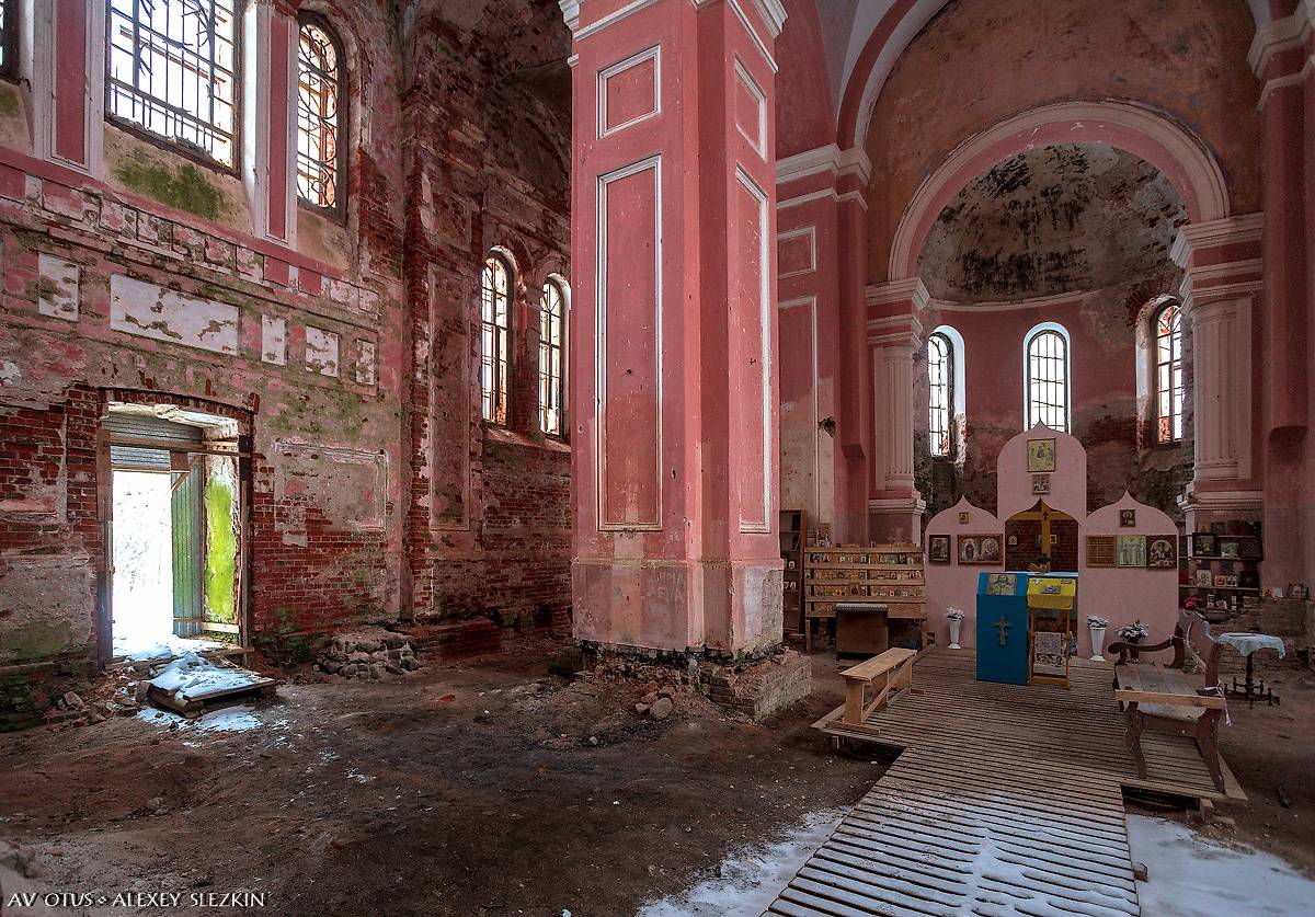 интерьер и убранство. Церковь Троицы Живоначальной, Язвищи (Окуловский район, Новгородская область)