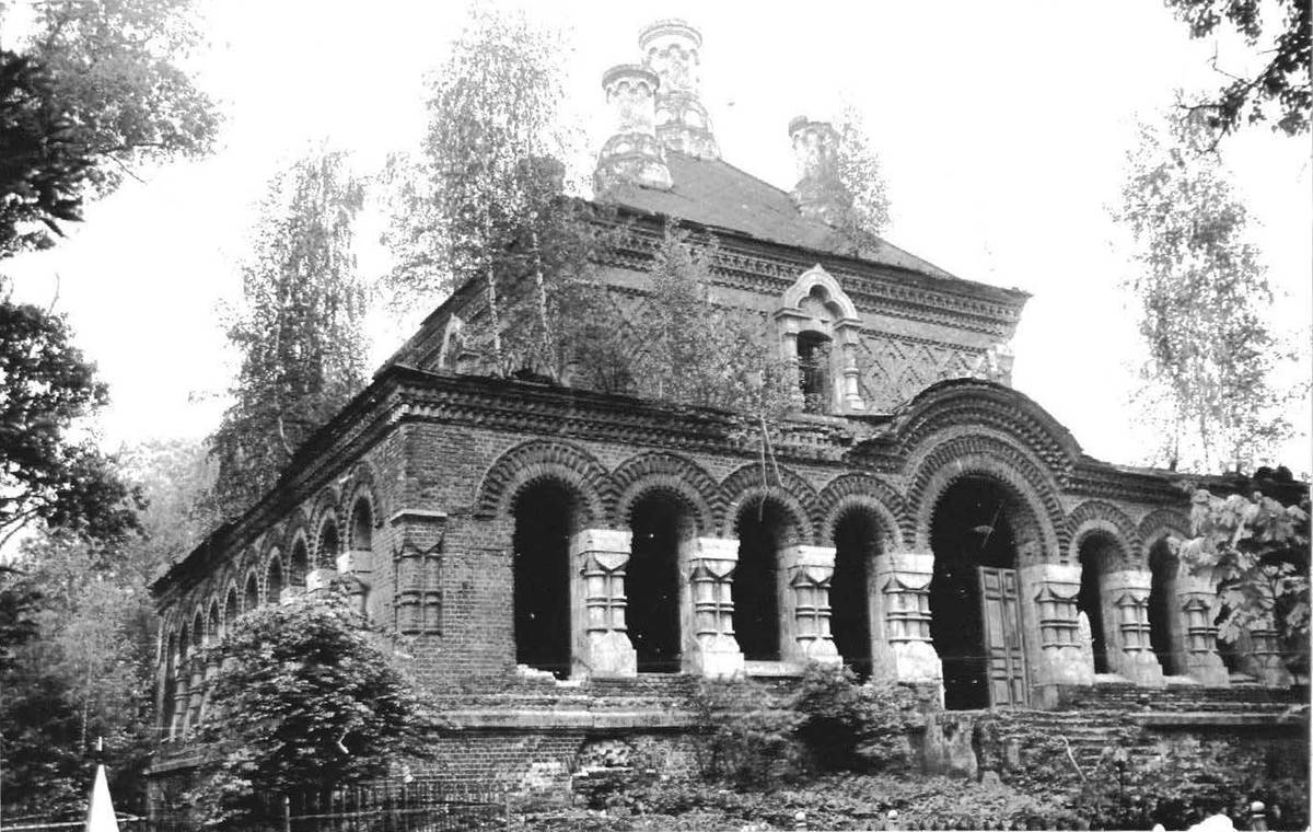Паспорт памятника истории и культуры СССР, фотограф Шакарвис, архивная фотография. Церковь Всех Святых на Всехсвятском кладбище, Плавск (Плавский район, Тульская область)