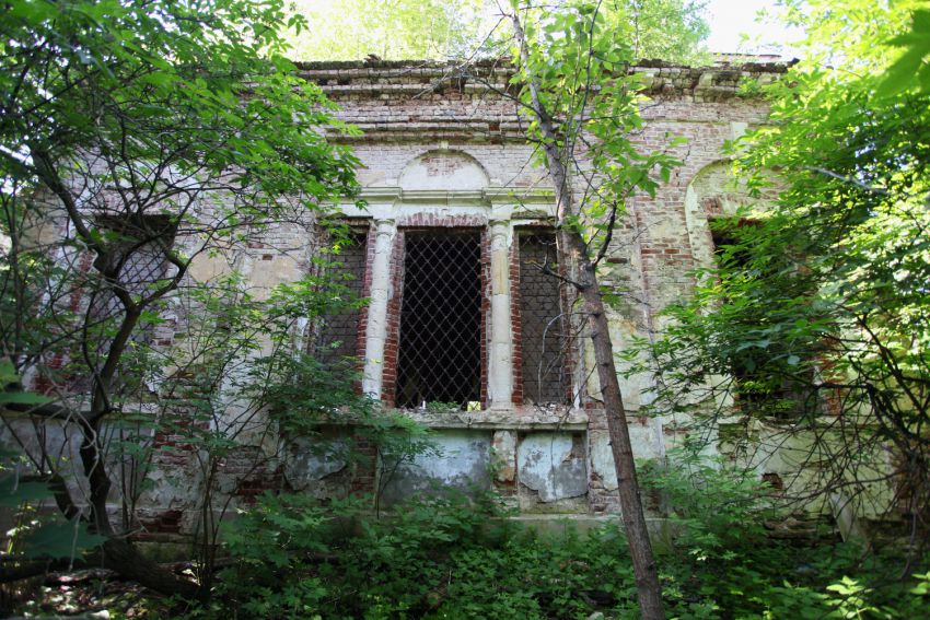 Церковь Казанской иконы Божией Матери, Русилово (Кимрский район и г. Кимры, Тверская область). архитектурные детали, Фасад придела.