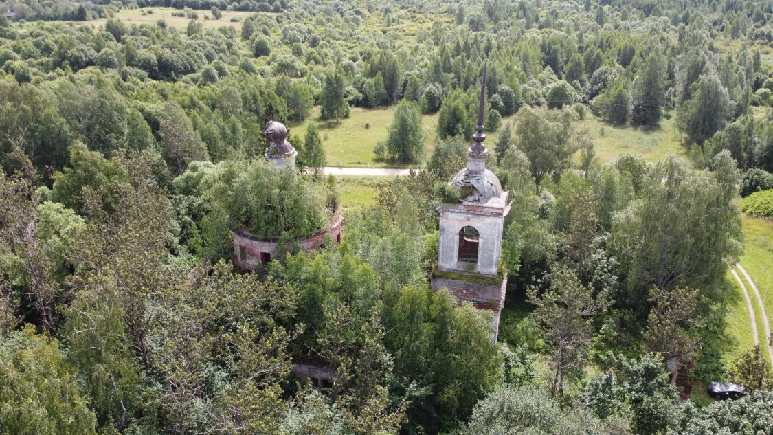 Церковь Казанской иконы Божией Матери, Русилово (Кимрский район и г. Кимры, Тверская область). общий вид в ландшафте
