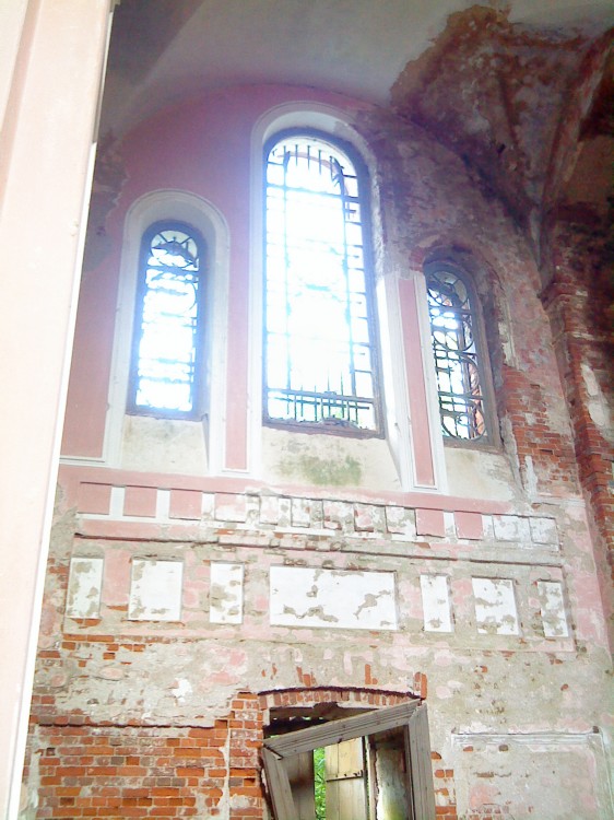 Язвищи. Церковь Троицы Живоначальной. интерьер и убранство, Северная стена. Вид изнутри.