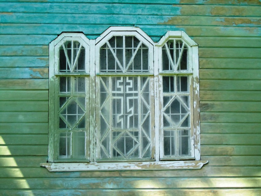Церковь Нила Столобенского, Борис-Глеб (Сычёвский район, Смоленская область). архитектурные детали, окно на восточном фасаде