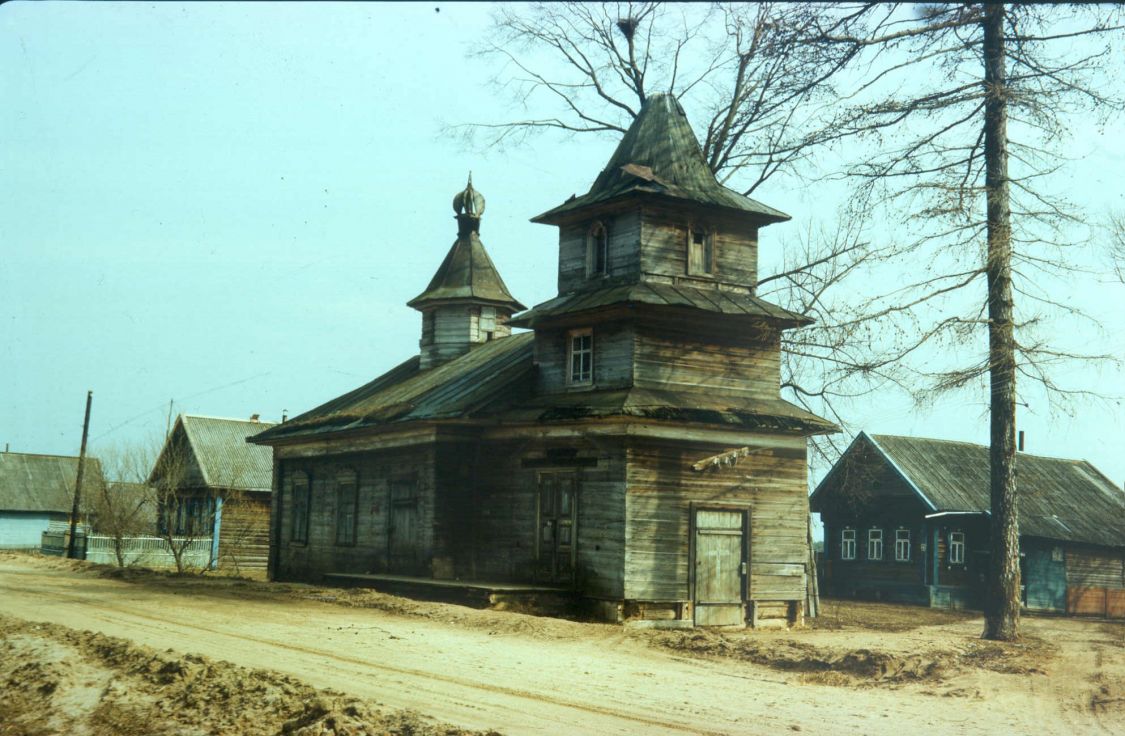 Медведиха. Часовня Успения Пресвятой Богородицы. фасады, 1994