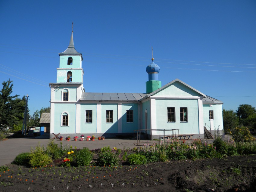 Церковь Сошествия Святого Духа, Черемисиново (Черемисиновский район, Курская область). общий вид в ландшафте