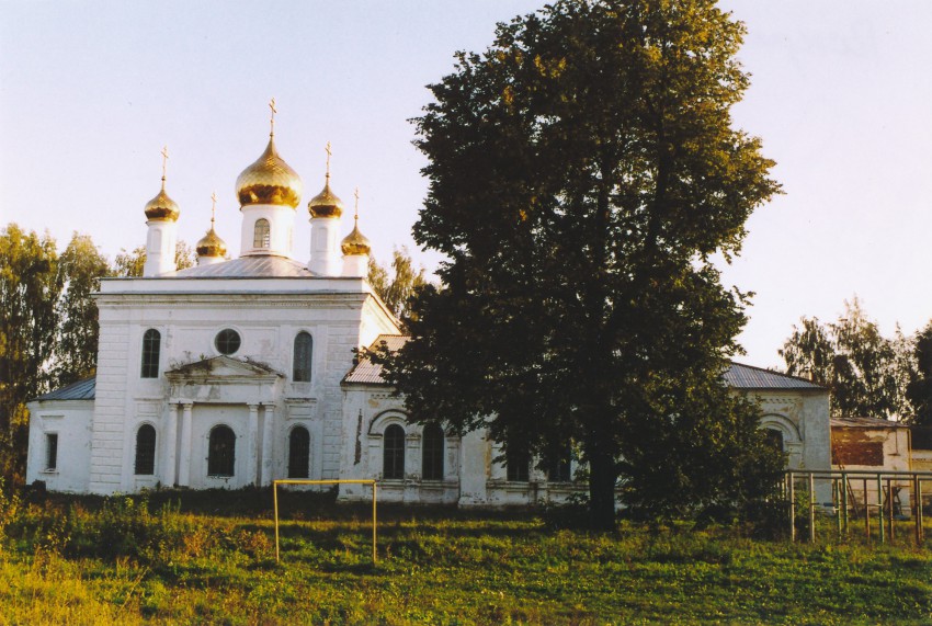 Покровское. Церковь Покрова Пресвятой Богородицы. фасады