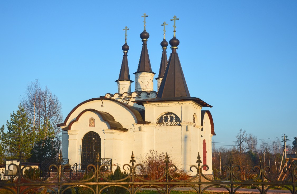 Уваровка. Церковь Серафима Саровского. художественные фотографии
