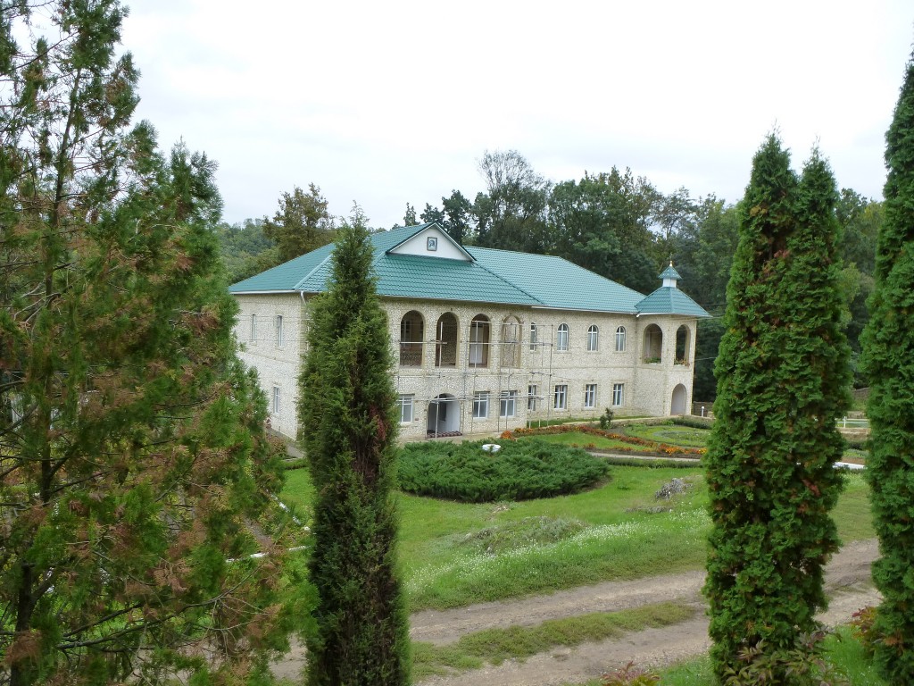 Рудь. Троицкий женский монастырь. фасады, Зимняя церковь и трапезная