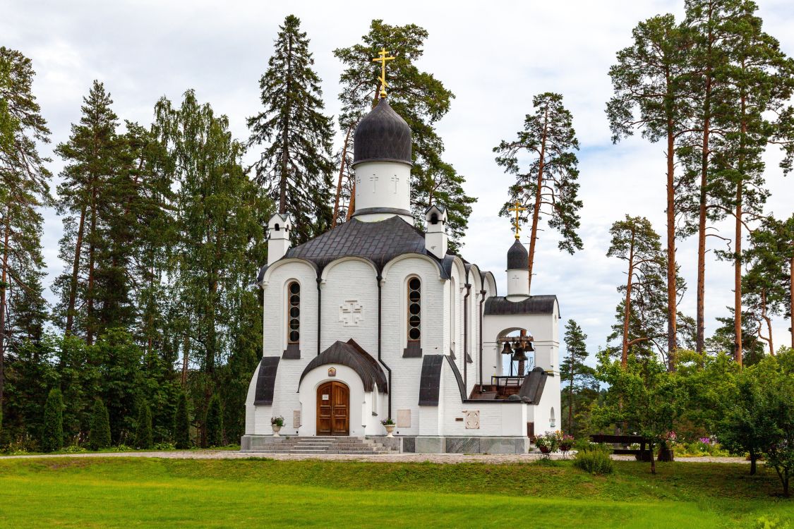 Валаамские острова. Спасо-Преображенский Валаамский монастырь. Смоленский скит. Церковь Смоленской иконы Божией Матери. общий вид в ландшафте