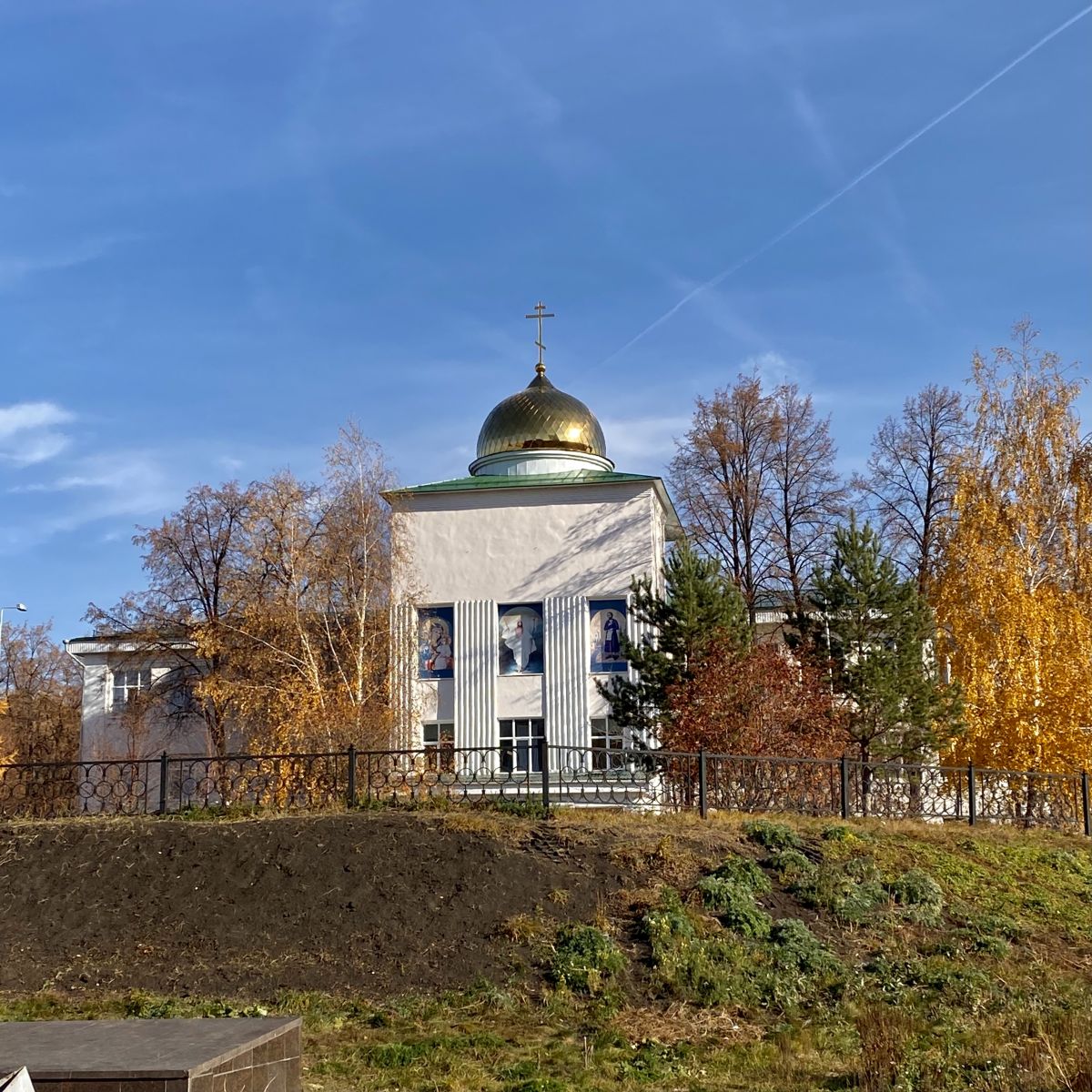 Церковь Симеона Верхотурского, Екатеринбург (Екатеринбург (МО город Екатеринбург), Свердловская область). фасады, Вид с пл. Обороны