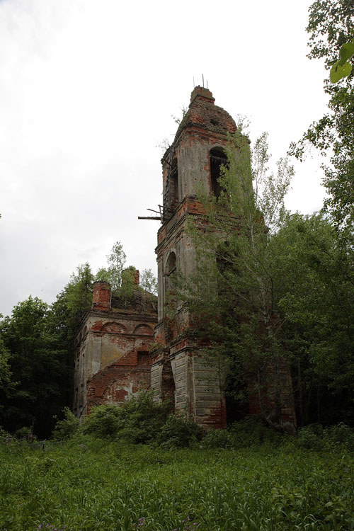 Юрцево, урочище. Церковь Димитрия Солунского. общий вид в ландшафте