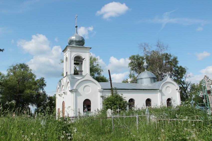 Богородское. Церковь Сошествия Святого Духа. общий вид в ландшафте