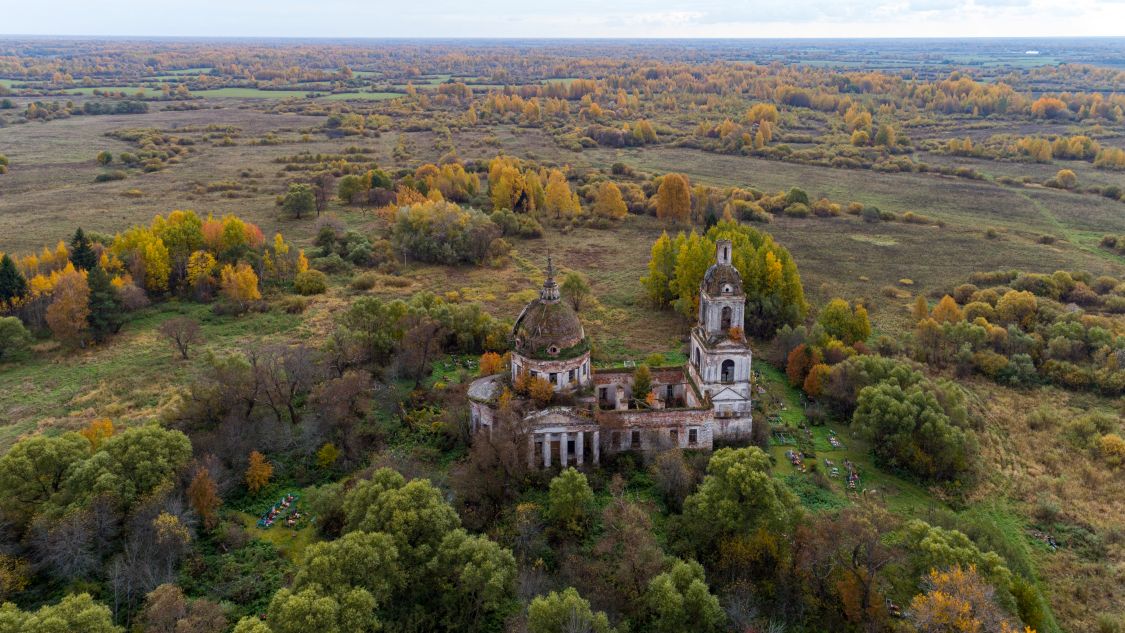 Церковь Николая Чудотворца, Николо-Топор (Мышкинский район, Ярославская область). общий вид в ландшафте
