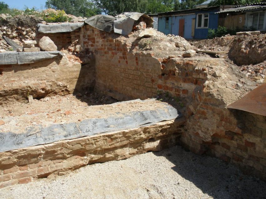 Лаврентьев монастырь. Собор Рождества Христова, Калуга (Калуга, город, Калужская область). дополнительная информация, Фрагмент фундамента собора