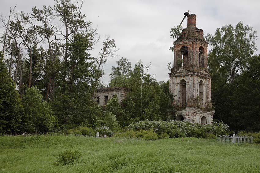 Церковь Воскресения Христова, Воскресенье, урочище (Большесельский район, Ярославская область). общий вид в ландшафте