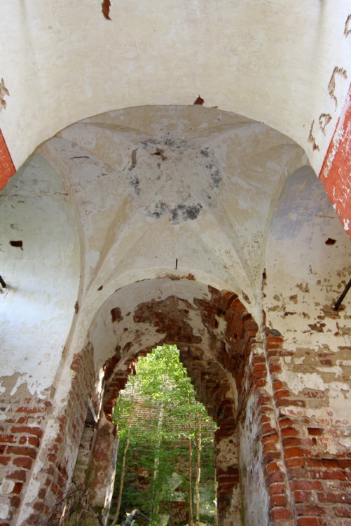 Церковь Воскресения Христова, Воскресенье, урочище (Большесельский район, Ярославская область). архитектурные детали